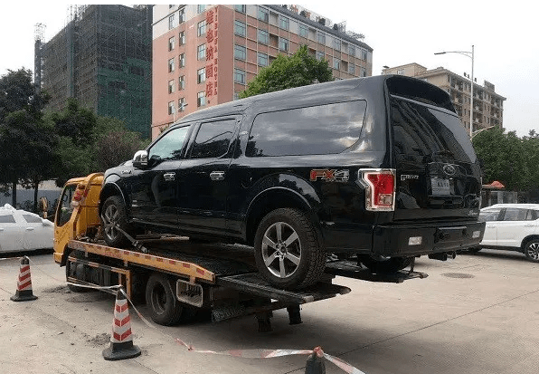 轎車托運費用受哪些因素影響-鑫邦運車