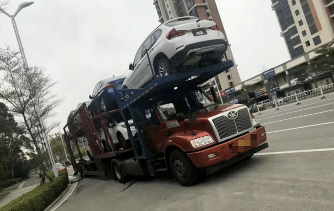 托運私人轎車時車上能放東西嗎？-鑫邦運車